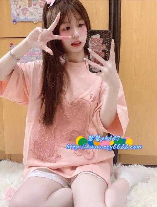 F4NZKQPa4AApG-g_副本.jpg